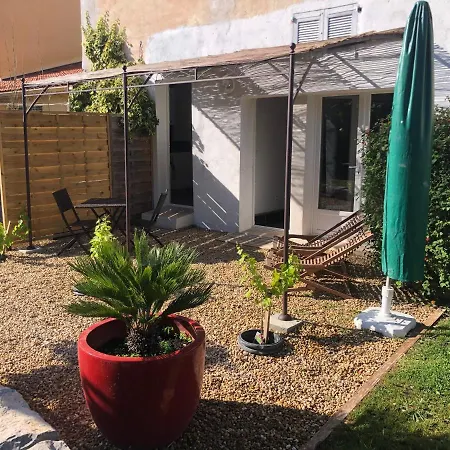 Bed & Breakfast Douceur Du Sud, Entre Et Campagne *