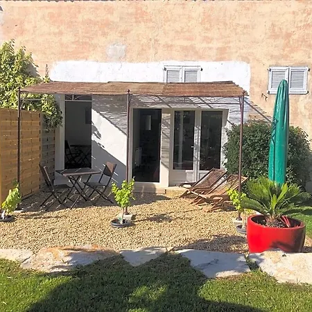 - Douceur Du Sud, Entre Et Campagne B&B